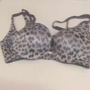 Victoria’s Secret push-up bra 34B